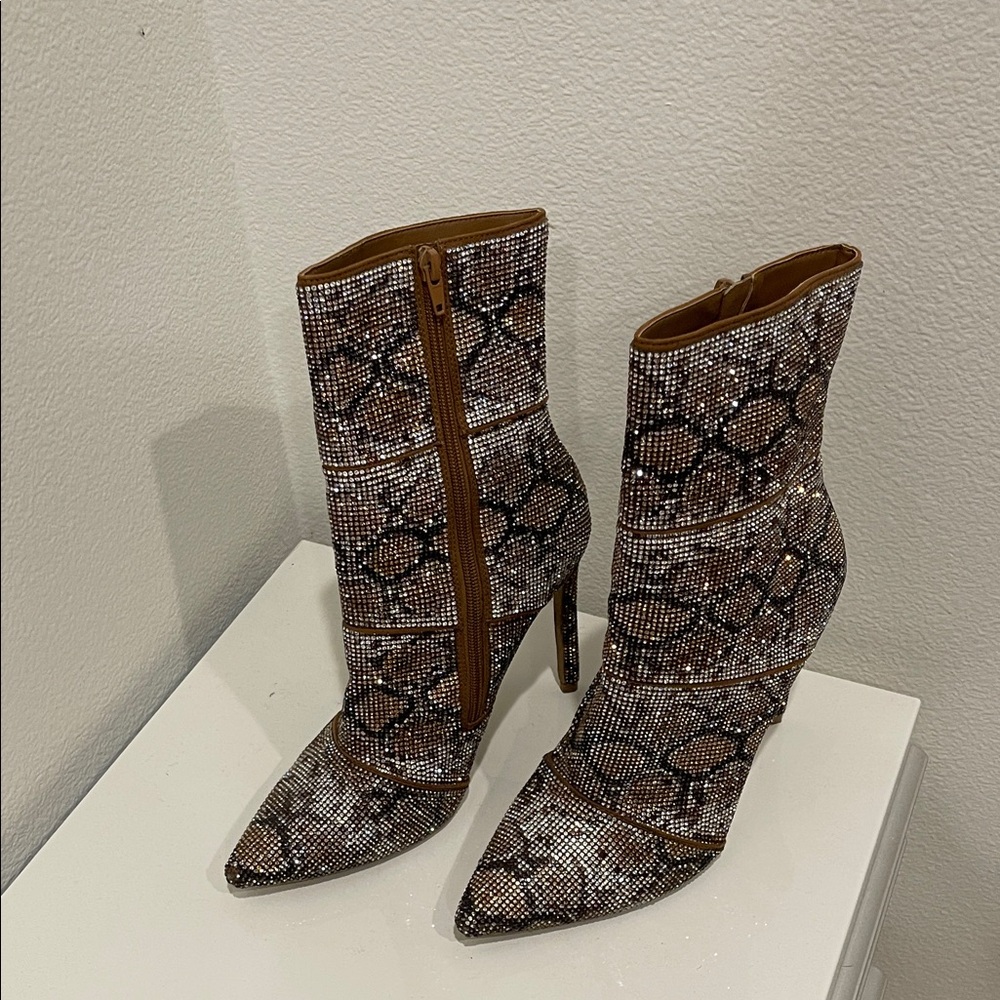 Steve Madden Rhinestone snake print Women's Boots